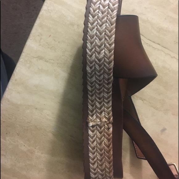 Sandals - Picture 2 of 4